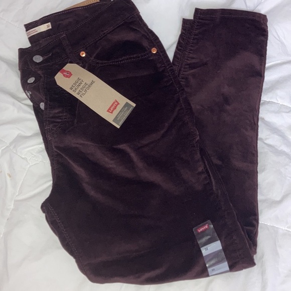 Levi’s Wedgie Skinny Plush Burgundy Corduroy Jeans Size 32 High Rise - Picture 4 of 8